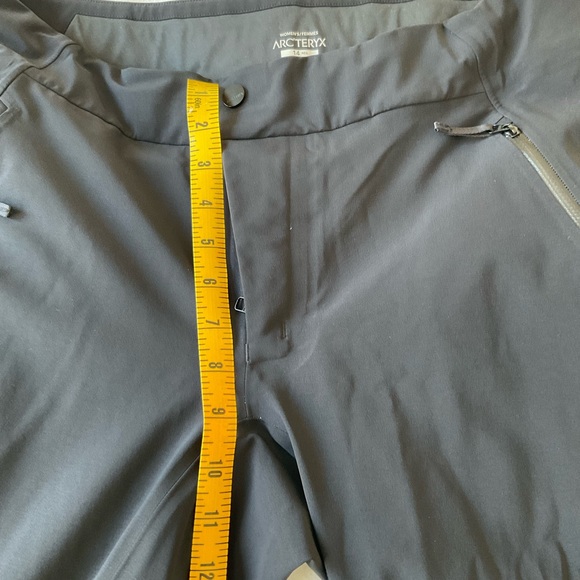 Arc’teryx Women’s black Ravenna Ski Pant, 14 R - Picture 4 of 9